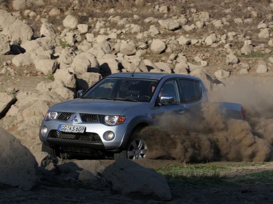  Mitsubishi L200 4Life Double Cab 2006 года  (фото 6 из 14)